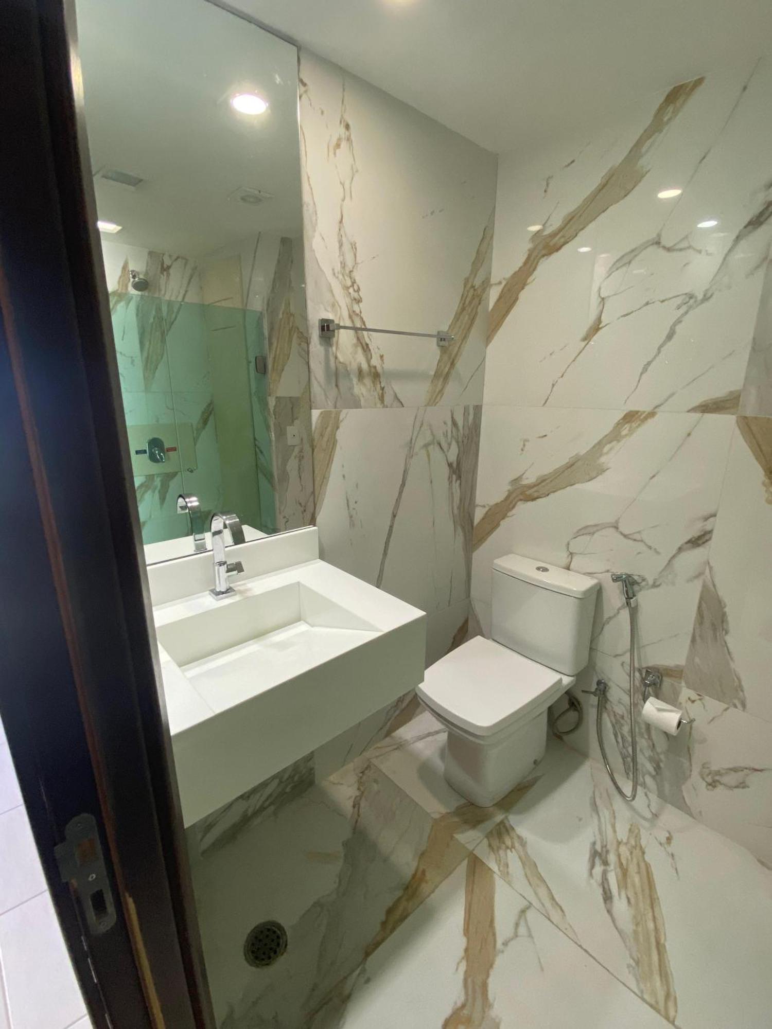 Appartamento Apartamento Na Avenida Boa Viagem Flat Beach Class International Recife Esterno foto